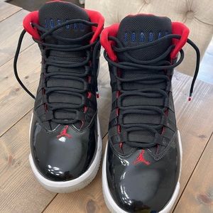 Nike Jordan Max Aura Black, size 9